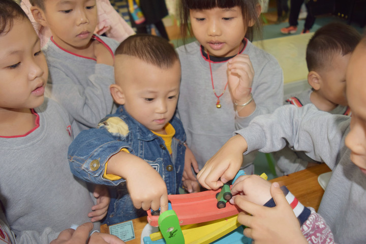 小小的手兒，大大的愛 ——少年宮小寶寶到公明二幼觀摩體驗(yàn)啦