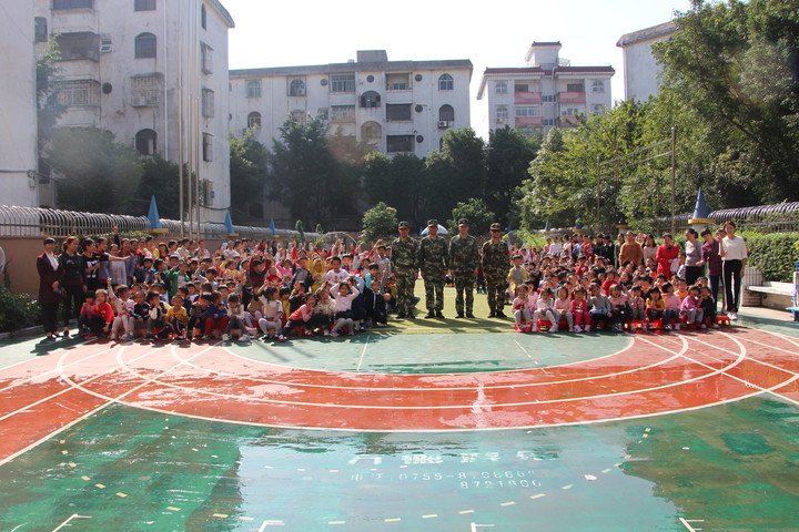 消防戰(zhàn)士走進(jìn)幼兒園，共筑消防安全新防線 