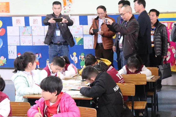 湛江遂溪小學校長督學高級研修班考察團來?？疾鞂W習