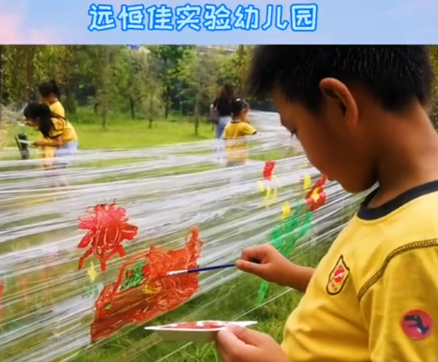 什么？保鮮膜上作畫？