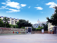 深圳市龍華中英文實(shí)驗(yàn)學(xué)校獲“深圳市優(yōu)質(zhì)民辦學(xué)校年度獎(jiǎng)”，并獲《南方都市報(bào)》專版報(bào)道